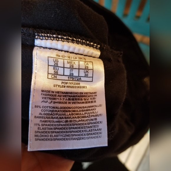 Black Jean's Guess Brand Vietnam Womans Size 28 Medium - Picture 2 of 13